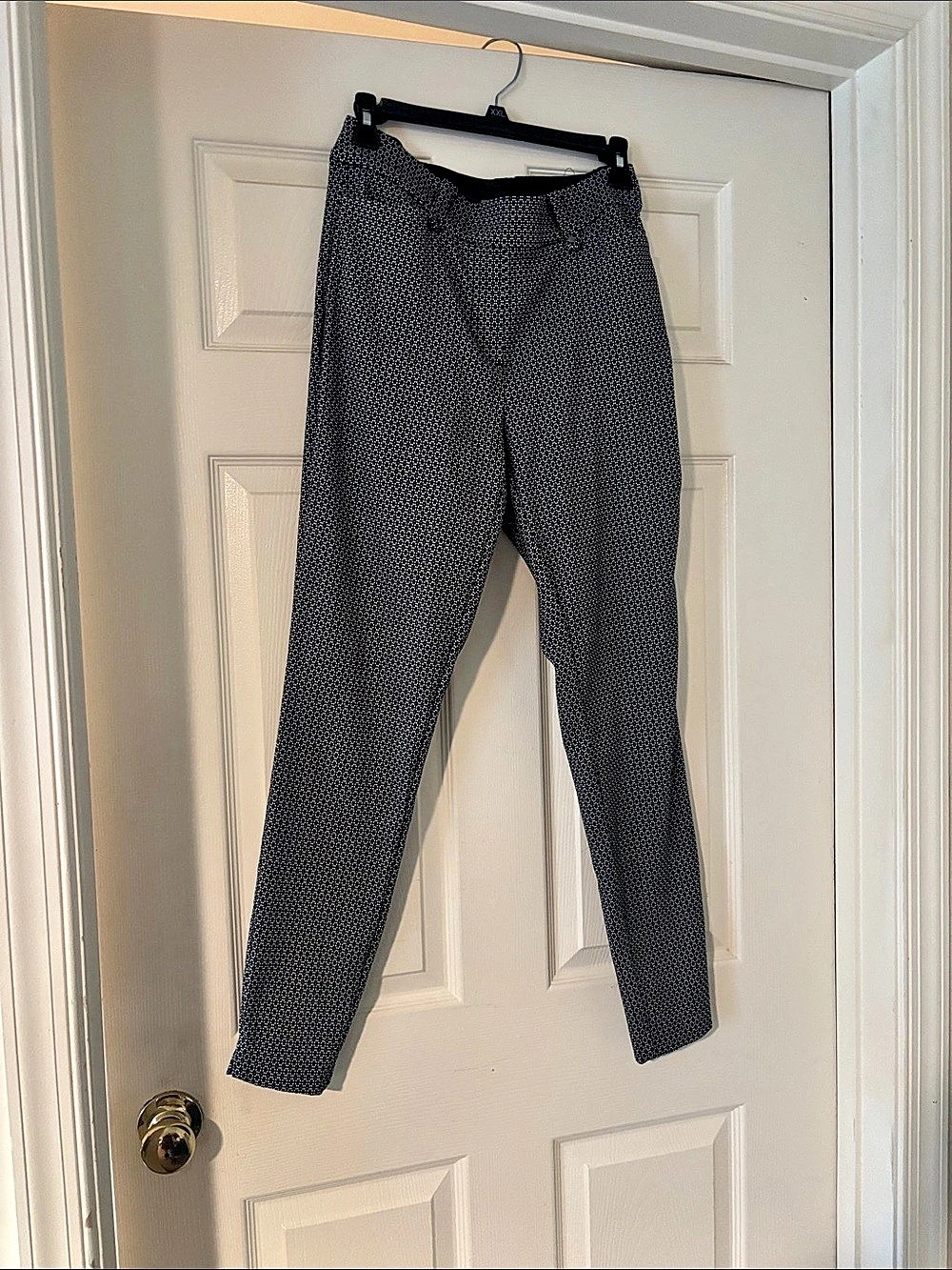 maurices Geometric Skinny Pants in Black & White Like New
